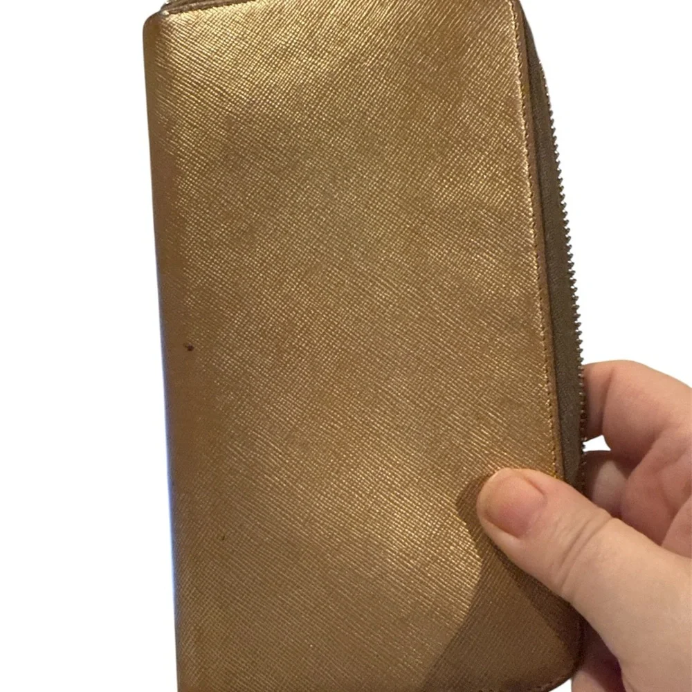 Prada Saffiano metallic gold leather wallet - Picture 5 of 9
